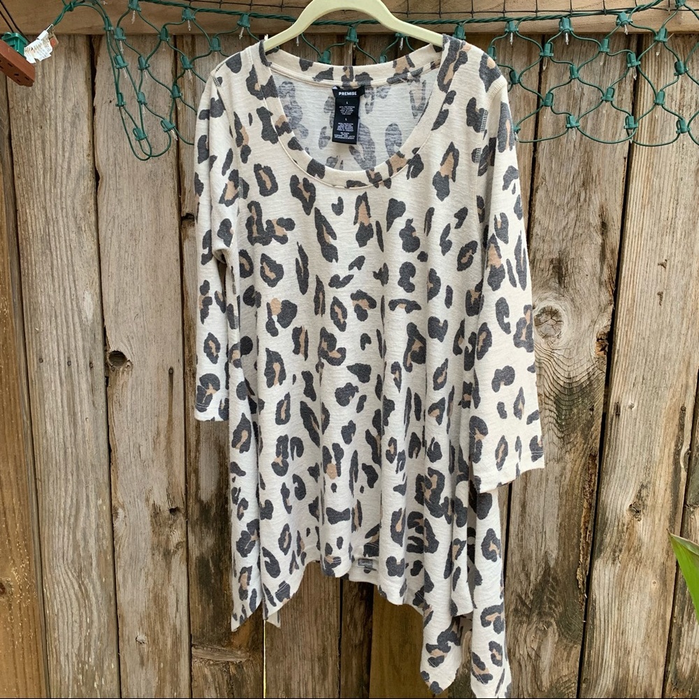 Premise leopard print size large top.  Asymmetrical hem, round neck